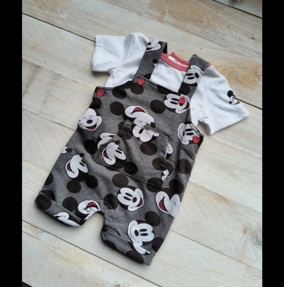 NWT Disney Baby Mickey Mouse Overalls Shorts And SS Shirt 2pc Set Size 3 Months - Picture 1 of 5